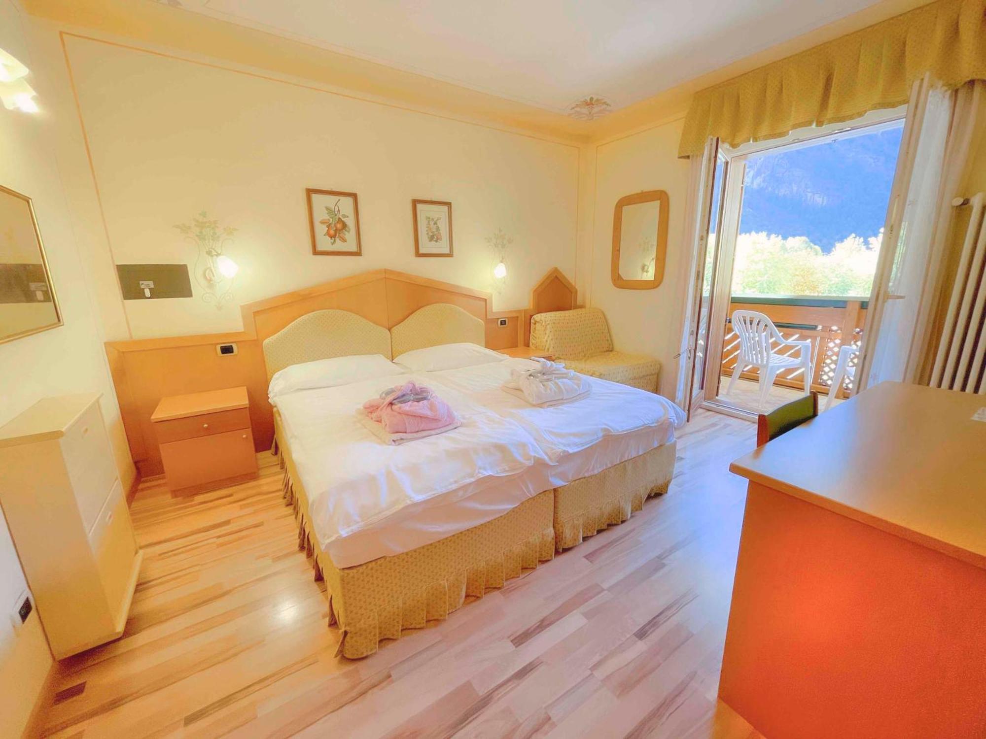 Alledolomiti Boutique Lake Hotel - Adults Friendly Molveno Kültér fotó