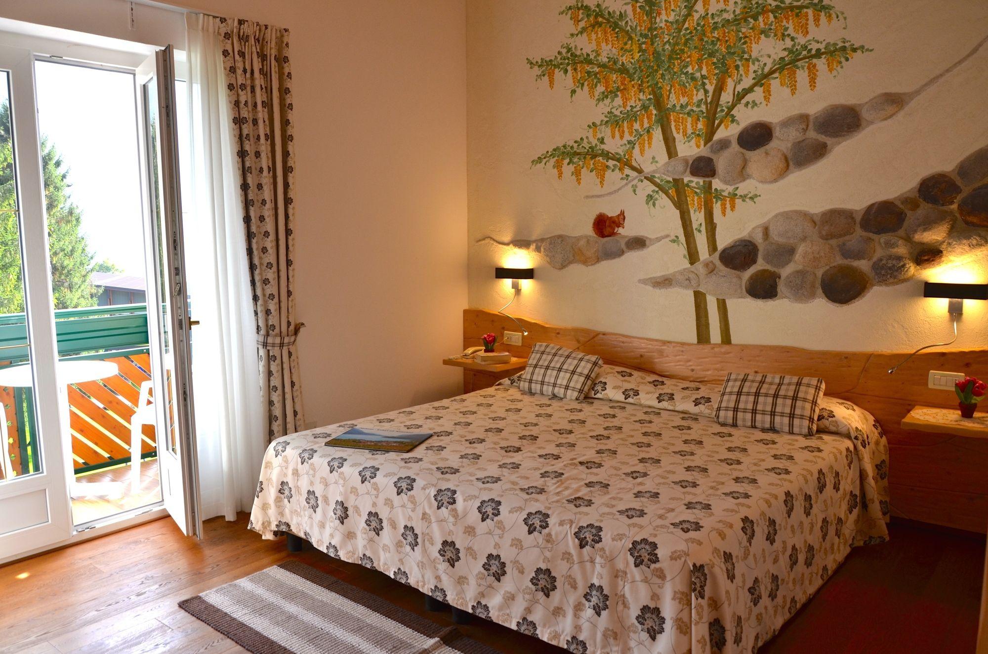 Alledolomiti Boutique Lake Hotel - Adults Friendly Molveno Kültér fotó